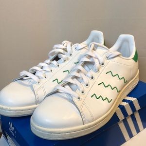 Adidas Originals Stan Smith. White and Green Zigzag Stripes. Preloved. Women 9.5